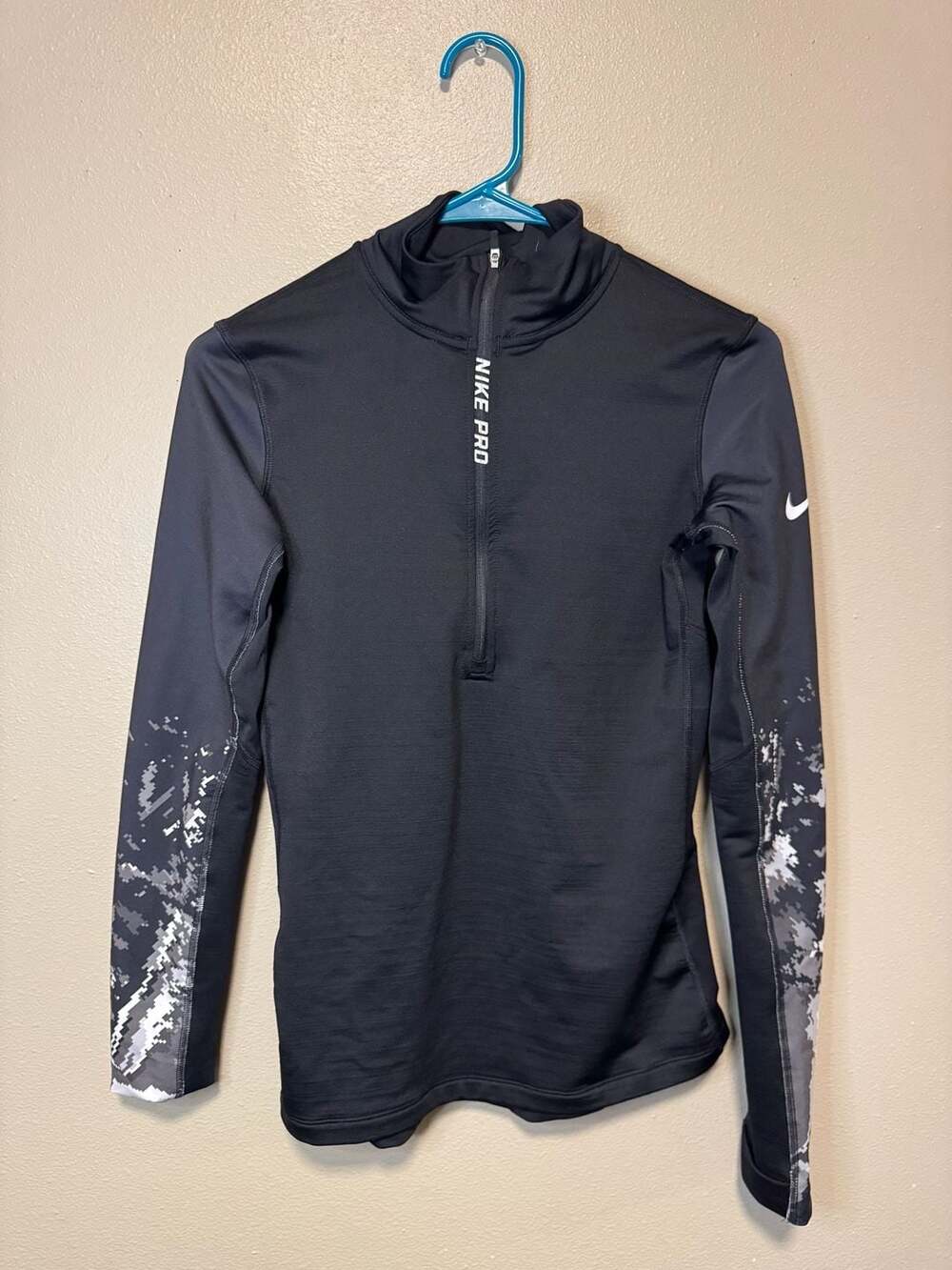 Women’s Nike Pro Hyperwarm Half-Zip Long Sleeve Training Top Black Camo Size S